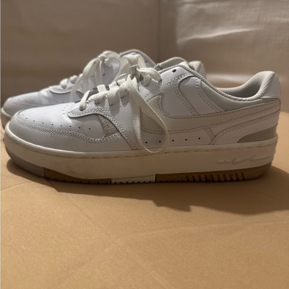 Nike Sneakers W9